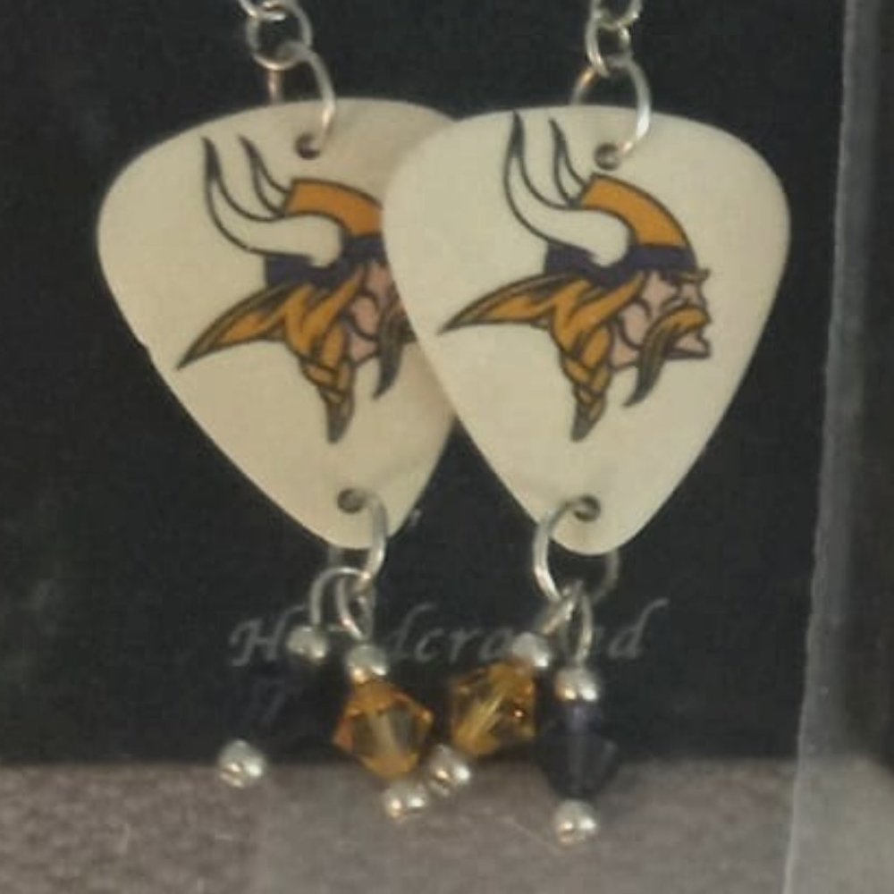 2  PAIRS OF MINNESOTA VIKINGS GUITAR PICK EARRINGS